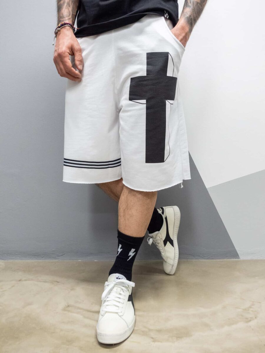 BLACK SUNDAY Bermuda over in tuta con stampa croce 221