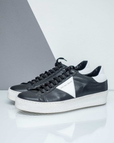 WHYNOTBRAND Sneakers in ecopelle con para lavorata triangolo logo a contrasto e linguetta in nabuk WOF46 nero 1 Nuovi Arrivi