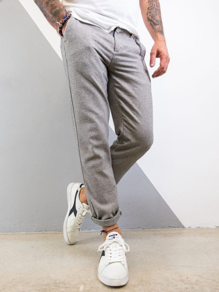 BERNA Pantalone chinos in tessuto micro lavorato con catenella 215151 panna 1 BERNA BERNA Pantalone chinos in tessuto micro lavorato con catenella 215151