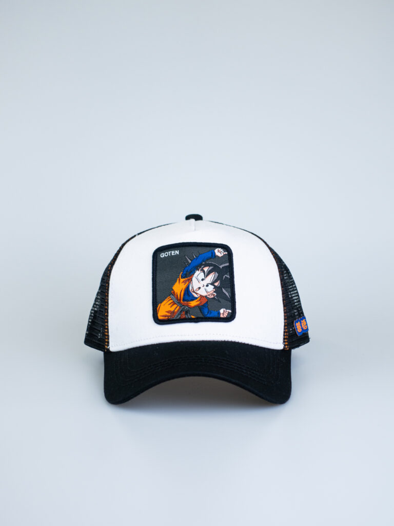 CAPSLAB Cappellino con patch stampa dragon ball GOTEN1 CAPSLAB CAPSLAB Cappellino bianco con becca nera e patch stampa dragon ball GOTEN