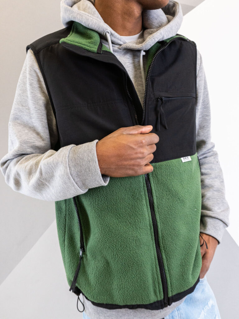 BERNA Gilet in pile bicolore con tasche e zip 215078 verde 1 1 BERNA BERNA Gilet in pile bicolore con tasche e zip 215078