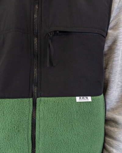 BERNA Gilet in pile bicolore con tasche e zip 215078 verde 2 1 BERNA BERNA Gilet in pile bicolore con tasche e zip 215078