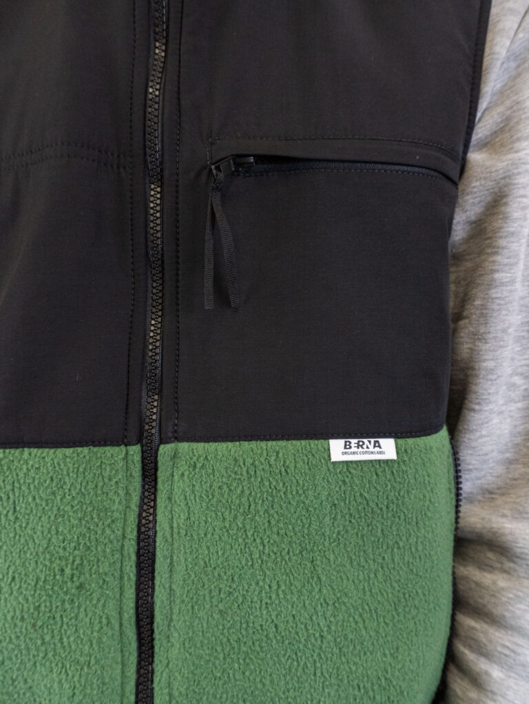 BERNA Gilet in pile bicolore con tasche e zip 215078 verde 2 1 BERNA BERNA Gilet in pile bicolore con tasche e zip 215078