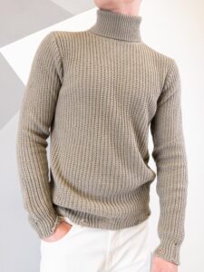BL11 Dolcevita in maglia a costine con rotture BACARDI COLOR fango (2)