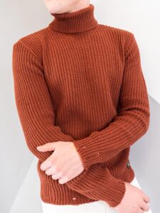 BL11 Dolcevita in maglia a costine con rotture BACARDI COLOR mattone (1)