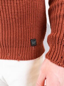 BL11 Dolcevita in maglia a costine con rotture BACARDI COLOR mattone (3)