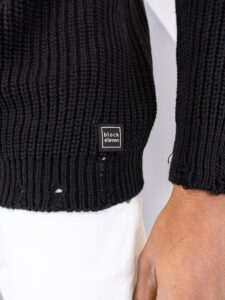 BL11 Dolcevita in maglia a costine con rotture BACARDI nero (3)