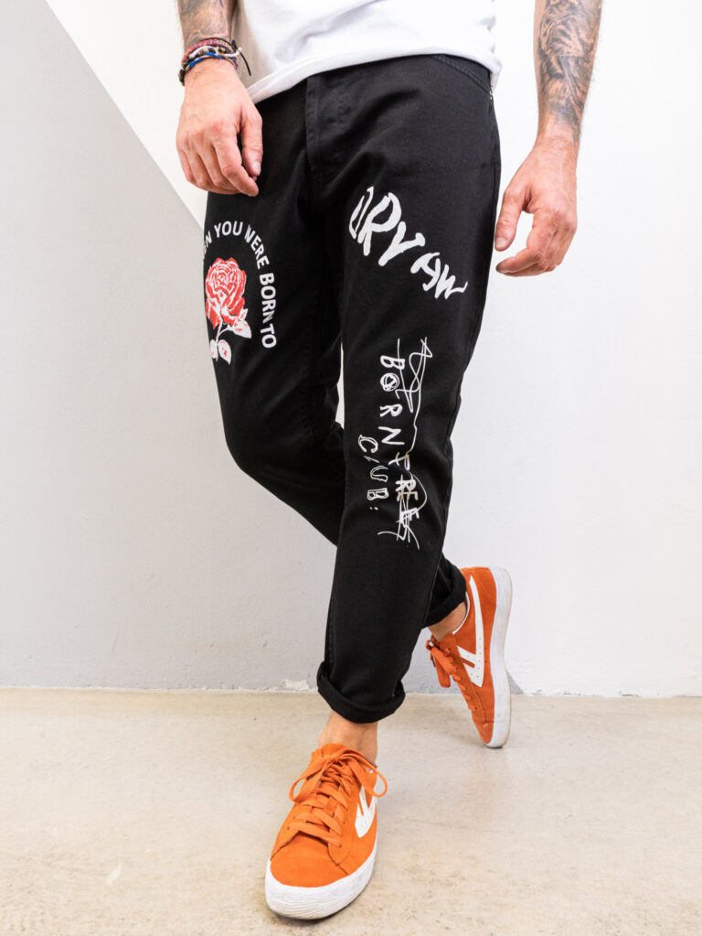 MOD Jeans con stampa rosa e scritte 8006 nero 2 MOD MOD Jeans morbido con stampa rose e scritte in contrasto 8006