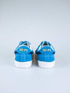 WARRIOR SHANGHAI Sneakers azzurra con tomaia in suede e stripes in pelle DIME (4)