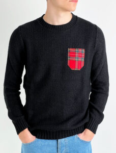 V2 Maglione girocollo 3D misto lana con taschino stampa SCOZZESE nero (4)