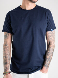 BL11 T-shirt in cotone con dettagli sulla manica sinistra BASIC Blu (5)