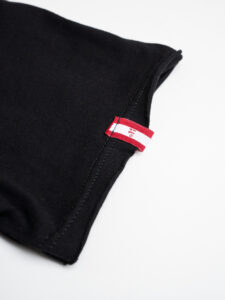 BL11 T-shirt in cotone con dettagli sulla manica sinistra BASIC Nero (7)