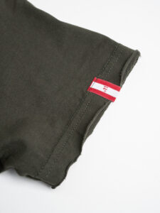 BL11 T-shirt in cotone con dettagli sulla manica sinistra BASIC Verde Militare (1)