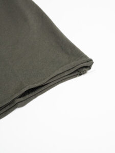 BL11 T-shirt in cotone con dettagli sulla manica sinistra BASIC Verde Militare (2)