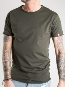 BL11 T-shirt in cotone con dettagli sulla manica sinistra BASIC Verde Militare (3)
