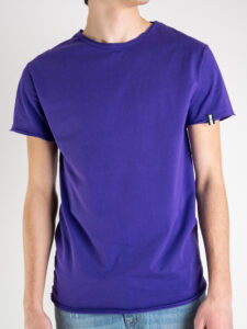 BL11 T-shirt in cotone con dettagli sulla manica sinistra BASIC Viola (2)