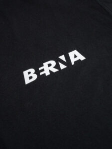 BERNA T-shirt over con stampa logo frontale 220068 Nero (3)