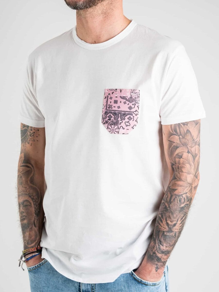 V2 T-shirt in cotone con taschino stampa BANDANA 14 Bianco