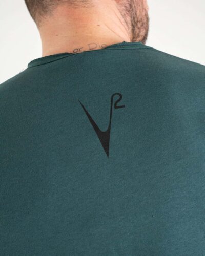 V2 T shirt in cotone con taschino stampa COCKTAIL 16 verde 5 V2 V2 T-shirt in cotone con taschino stampa COCKTAIL 16 Verde