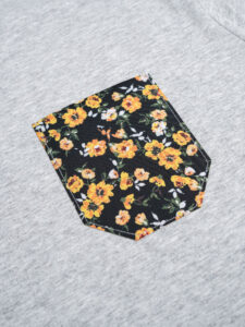 V2 T-shirt in cotone con taschino stampa FIORELLINI 2 Grigia (3)