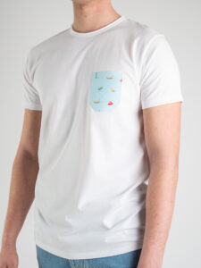 V2 T-shirt in cotone con taschino stampa FRUTTA E DOLCI bianca (3)