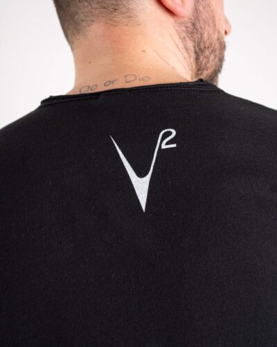 V2 T shirt in cotone con taschino stampa FULMINI nero 2 V2 V2 T-shirt in cotone con SAETTA stampa fulmini nera