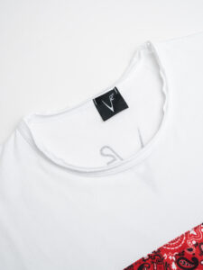 V2 T-shirt in cotone con taschino stampa V2 BANDANA bianca (1)