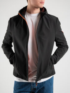 MARKUP Giubbino leggero con cappuccio, zip, tasche e logo sulla manica MK294012 Nero (5)