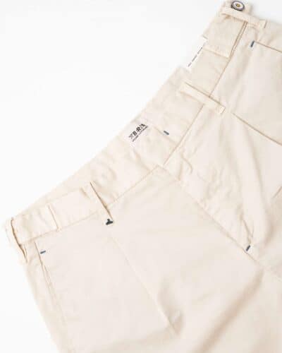 BERNA Pantalone leggero basico con tasche 220327 Beige 1 1 BERNA BERNA Pantalone leggero basico con tasche 220327 Beige