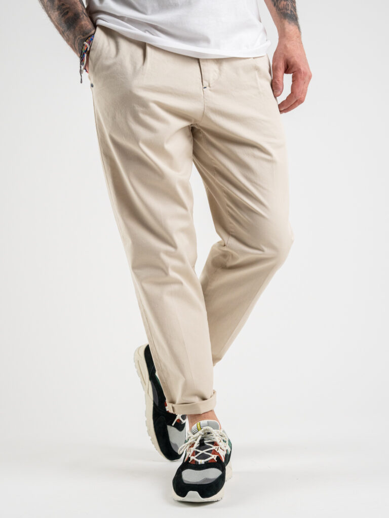 BERNA Pantalone leggero basico con tasche 220327 Beige 3 BERNA BERNA Pantalone leggero basico con tasche 220327 Beige