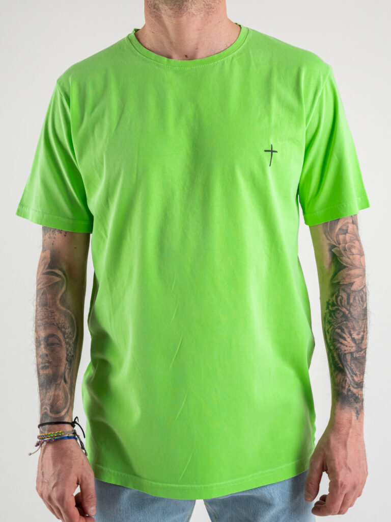 BLACK SUNDAY T shirt con croce piccola sul cuore 017 Verde fluo 1 BLACK SUNDAY BLACK SUNDAY T-shirt con croce piccola sul cuore 017 Verde fluo