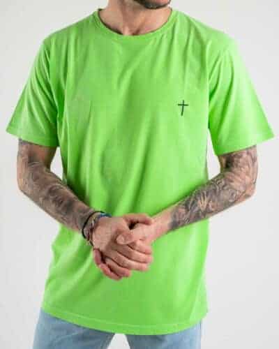 BLACK SUNDAY T shirt con croce piccola sul cuore 017 Verde fluo 2 BLACK SUNDAY BLACK SUNDAY T-shirt con croce piccola sul cuore 017 Verde fluo