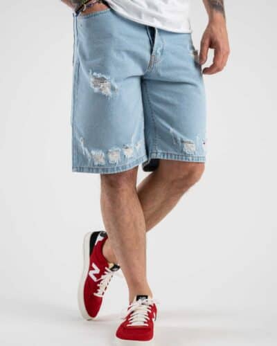 Bermuda in jeans lavaggio chiaro con rotture CR2270 Azzurro 1 Nuovi Arrivi