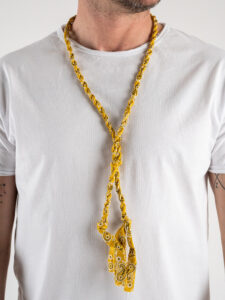 Collana Bandana MADAGASCAR Giallo (1)