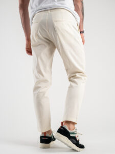ESTASI Pantalone in gabardina con pinces VIPER 8004 Latte (7)