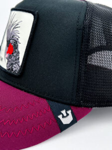 GOORIN BROS Cappellino nero con becca viola e patch in pelle bianca stampa PUNK3