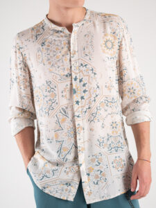 BERNA Camicia coreana in viscosa stampa maiolica 220092 Panna (8)