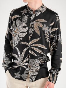 ESTASI Camicia coreana in viscosa stampa floreale nera e beige AMALFI Nera (2)