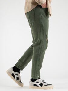 ESTASI Jeans con rotture alle ginocchia KLOPP verde (2)