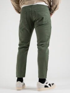 ESTASI Jeans con rotture alle ginocchia KLOPP verde (3)