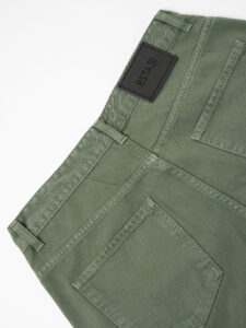 ESTASI Jeans con rotture alle ginocchia KLOPP verde (6)