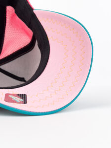 GOORIN BROS Cappellino nero con becca azzurra e rete rosa e patch in pelle nera stampa Fenicottero SQUAD5