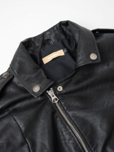 IMPERIAL Chiodo nero morbido in ecopelle con zip e cintura U3025430 (8)