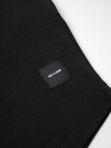 ONLY&SONS T-shirt in cotone con fondo stondato MATT 22002973 Nera (5)