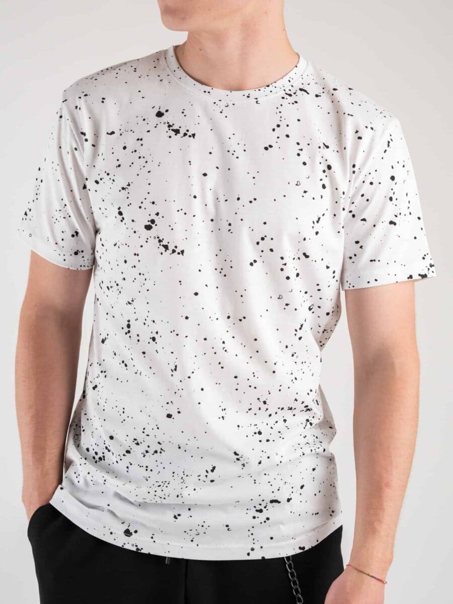 T-shirt basica in cotone con schizzi di pittura 651 Nera