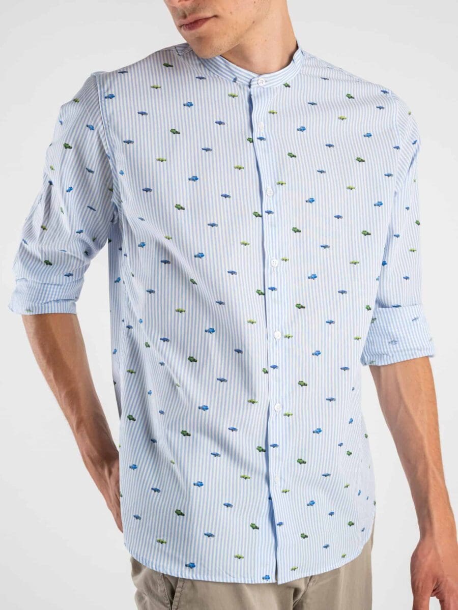 ESTASI Camicia coreana in cotone fantasia rigata con stampa macchinine FAVIGNANA Bianca/Azzurra