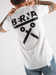 BERNA T-shirt basica con logo fronteretro e fondo curvo 223123 Ottico (6)