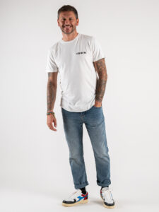 BERNA T-shirt basica con logo fronteretro e fondo curvo 223123 Ottico (8)