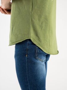 BERNA T-shirt basica con logo fronteretro e fondo curvo 223123 Verde (4)