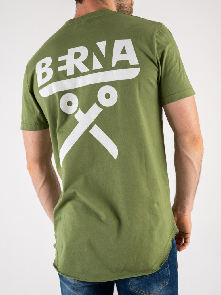 BERNA T shirt basica con logo fronteretro e fondo curvo 223123 Verde 5 BERNA BERNA T-shirt basica con logo fronte/retro e fondo curvo 223123 Verde